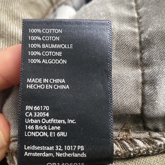 Urban Outfitters BDG cheeky short Olive / army green size 28 raw hem denim - Picture 8 of 9